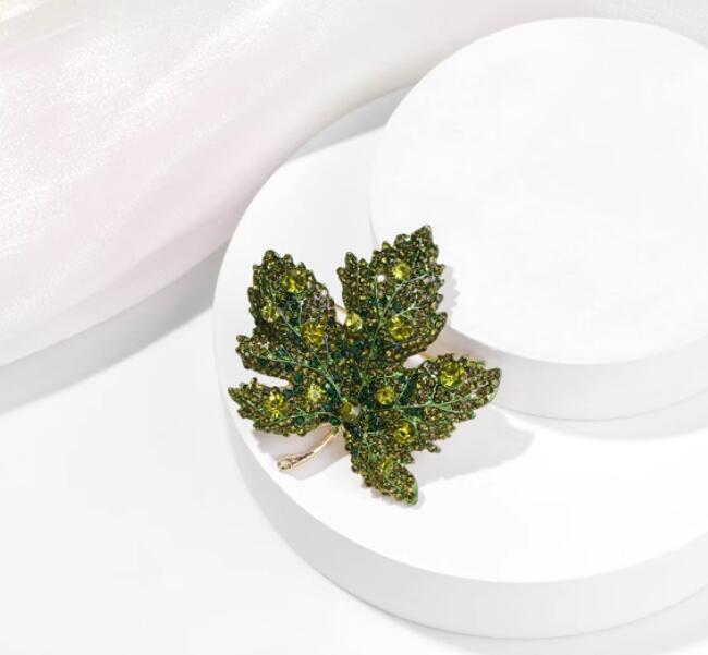 1/2/3/4xVintage Maple Leaf Crystal Corsage Brooch Pin Badge Lapel Women Jewelry