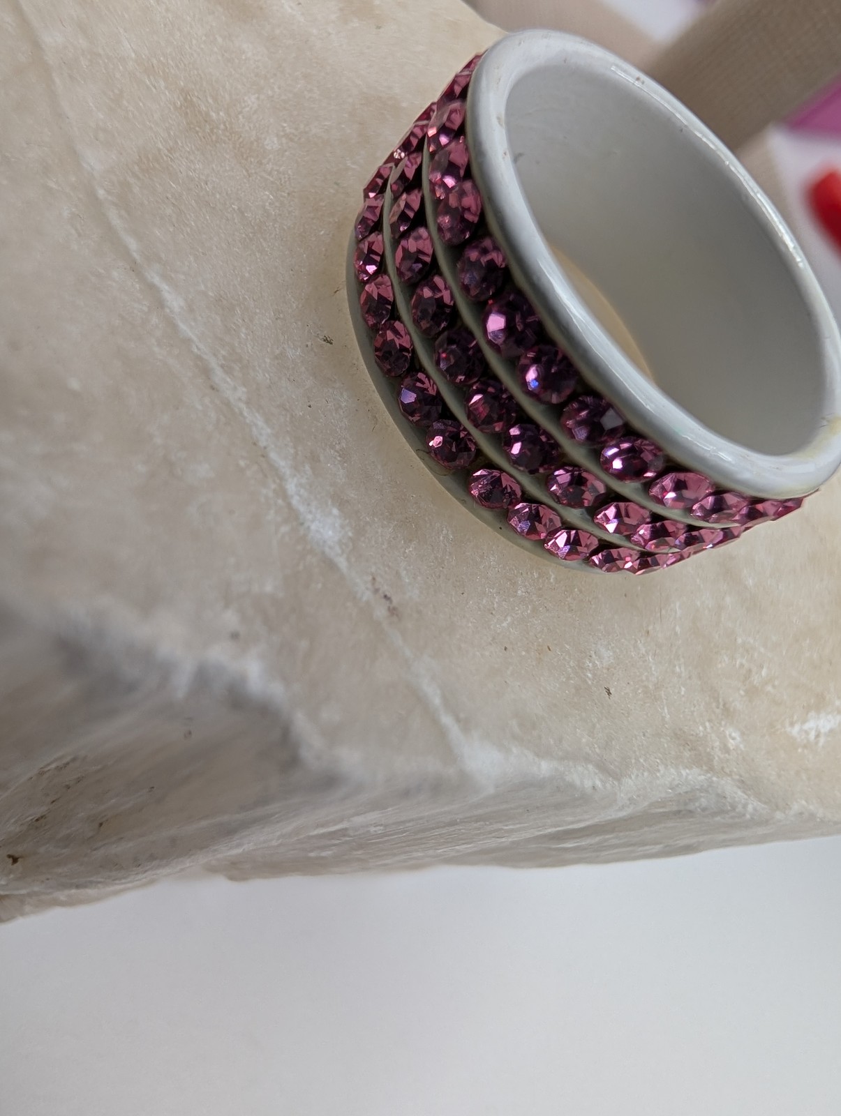 Chunky White Enamel Band Ring with Three Rows of Pink Rhinestones Size 8