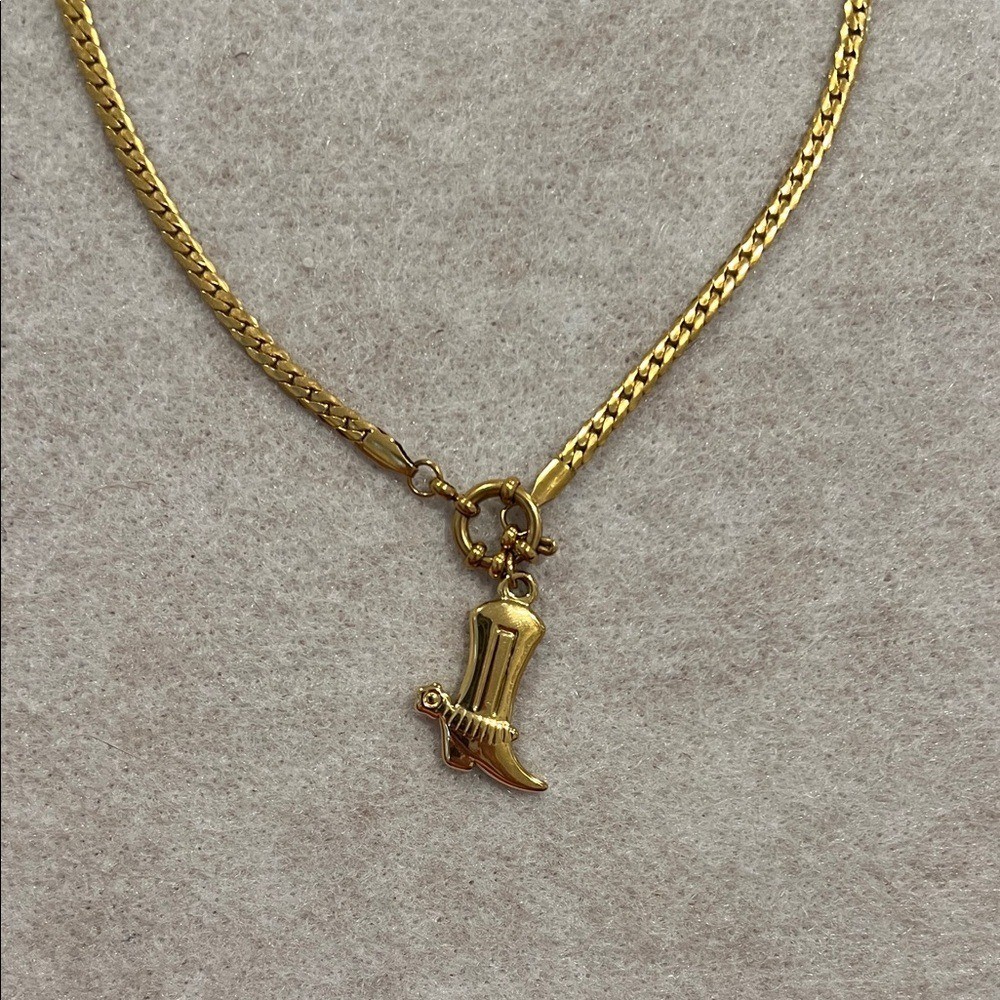 18K Gold Plated Stainless Steel Boot Pendant With Clasp Chain Necklace