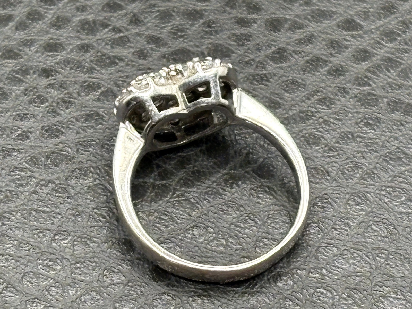 Sterling Silver 925 Cubic Zirconia Pave Heart Cluster Statement Ring Size 7