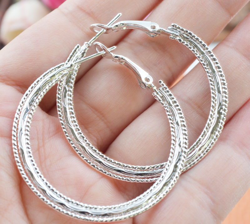 Beautiful New Silver Plated Intricately Textured Band 1.5″ Round Hoop Earrings