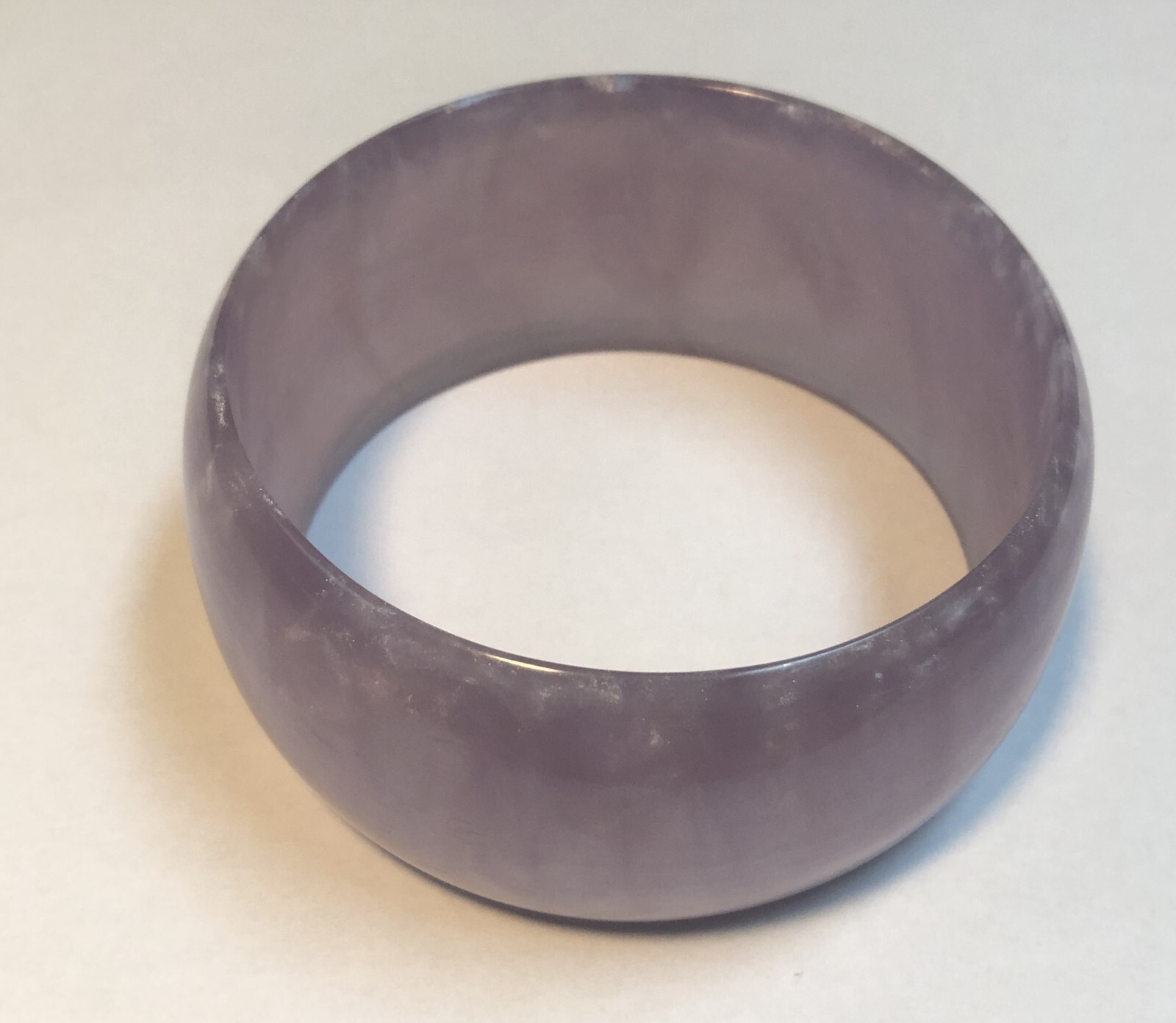 Lightweight Chunky 1 1/2″ Wide Pale Purple Hard Plastic Bangle Bracelet