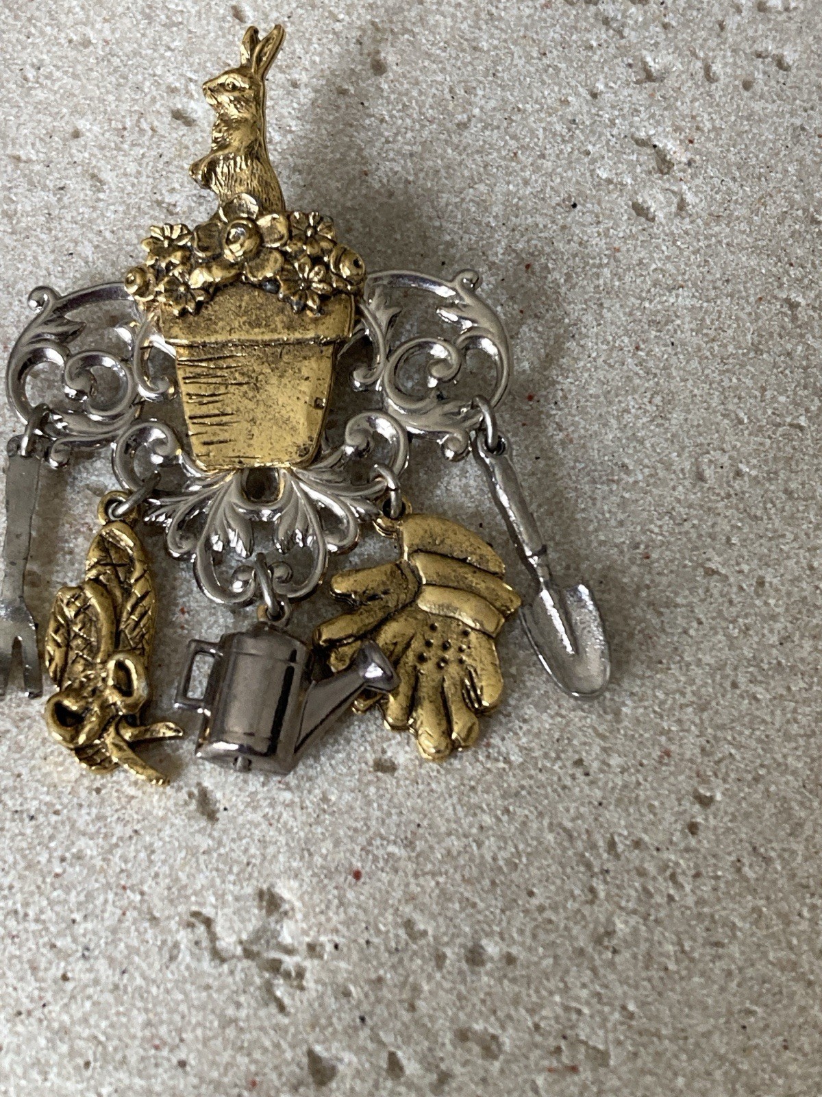 Vintage Gardening Bunny Flower Pot Dangle Charm Brooch Pin Mixed Metal