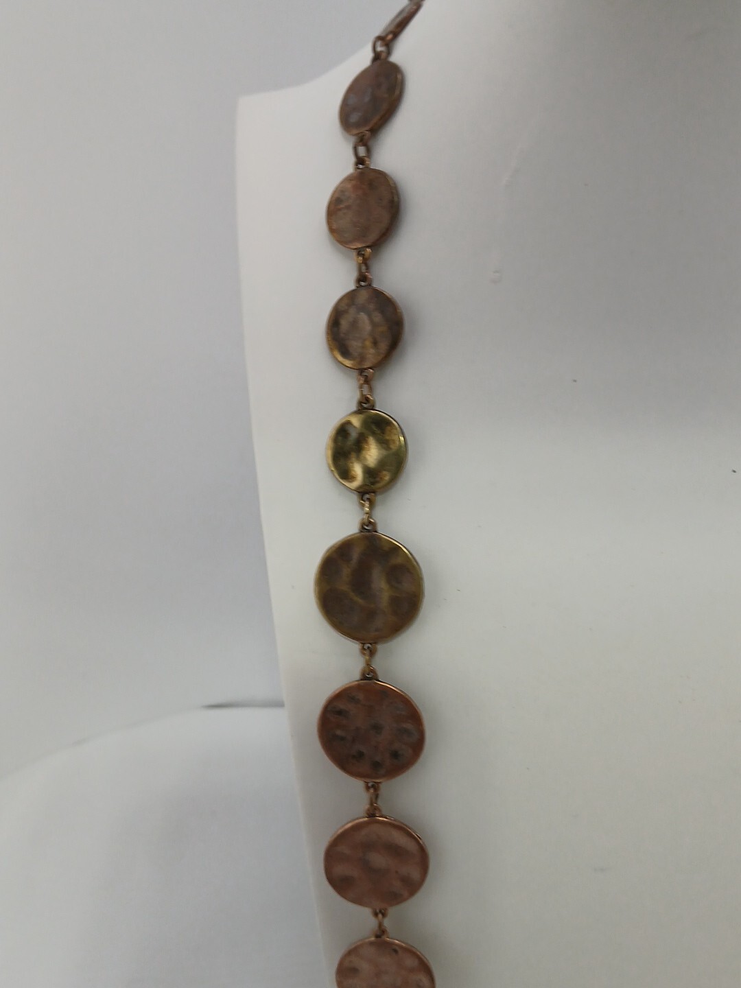CHICO’S mixed metals hammered graduated discs stations design 36 in necklace