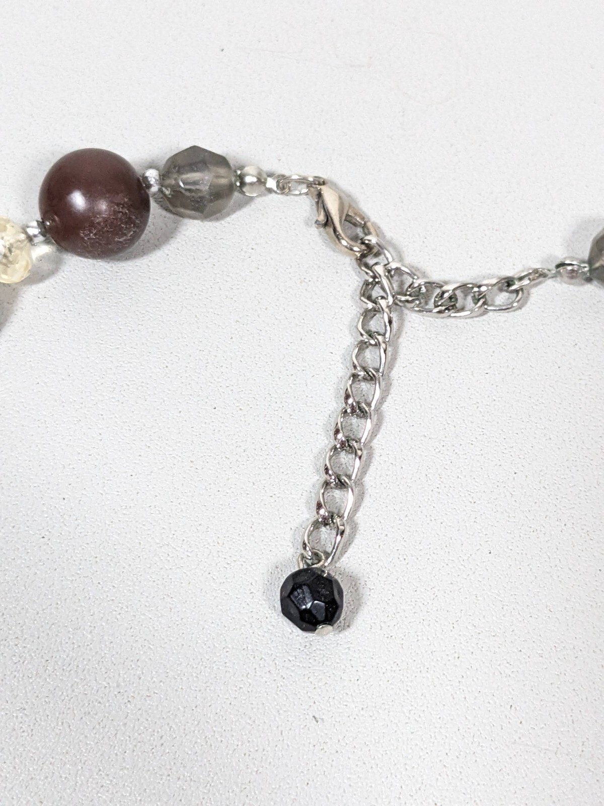 Beachy Coastal Brown Cream Acrylic Glass Bead silver Tone Necklace 19.5 in