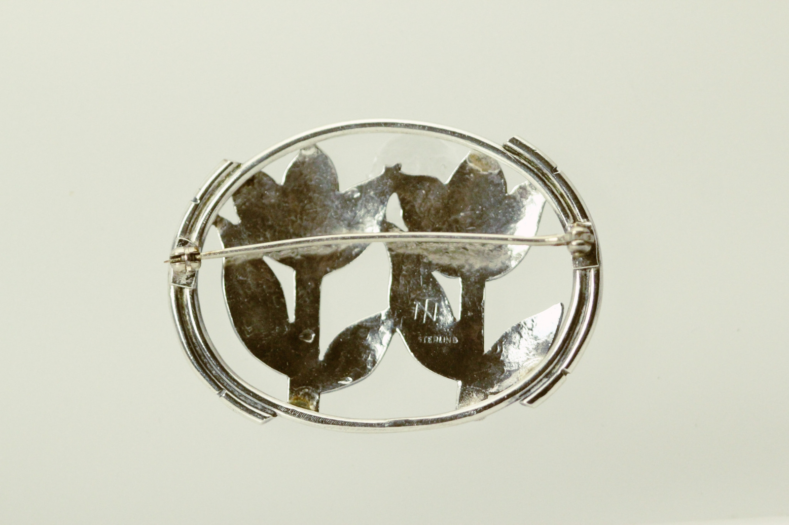 925 Sterling Silver Vintage Oval Floral Brooch Signed NT 9.1 Grams (PEN9766)