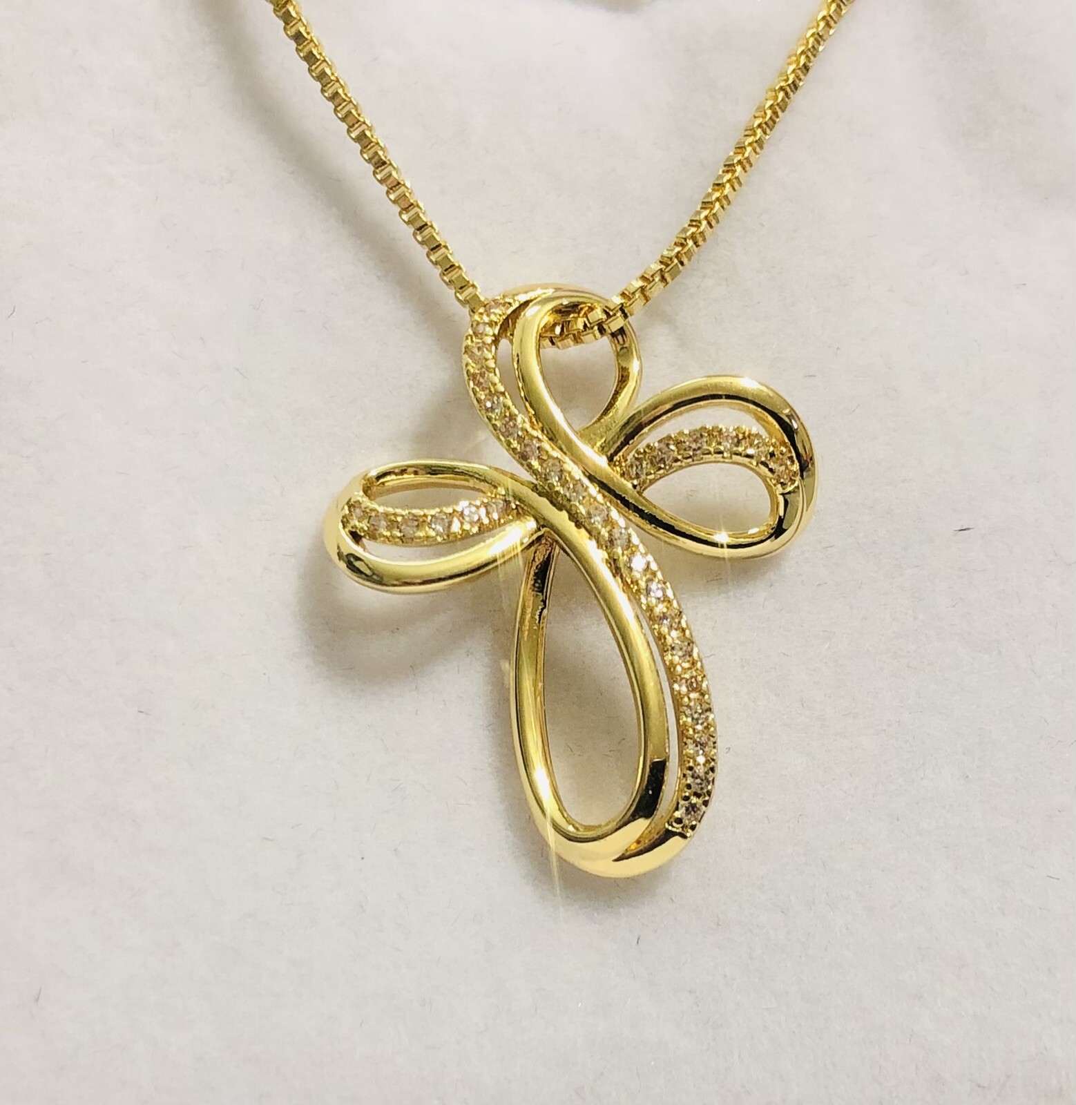 Exquisite Silver Plated Cross Twist Zircon Pendant Necklace