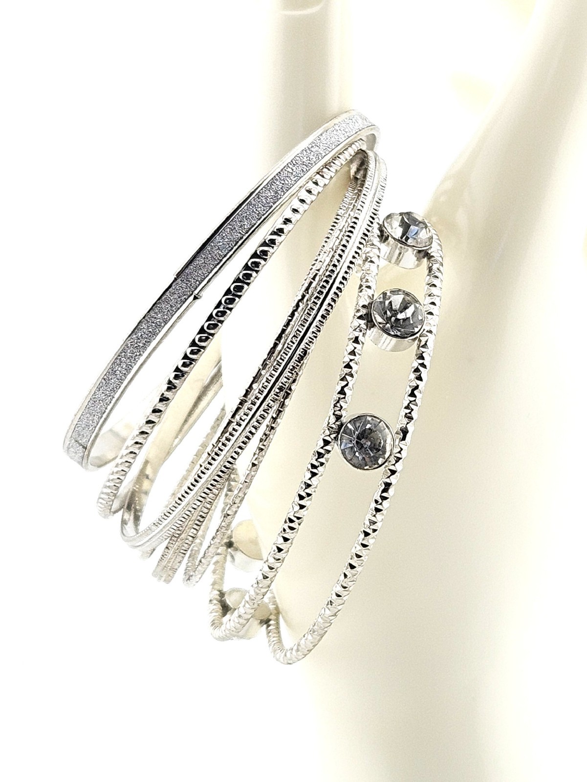 Set Of 7 Silver Tone Bangles Multiple Textures Rhinestone Accents J16-3806