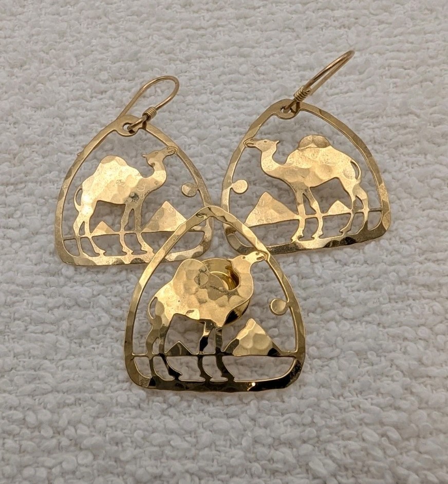 Wild Byrde Gold Tone Camel W Pyramids Triangle Drop Earrings & Pin / Tack