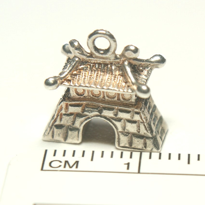 Sterling silver, 3.41 g, oriental pagoda style charm, 13mm in length