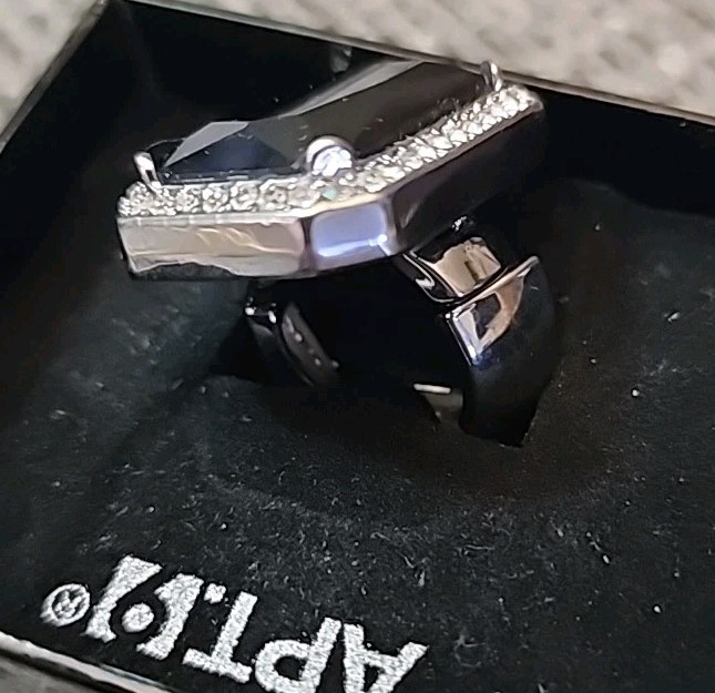 Apt 9 Large Black Emerald Cut Adjustable Stretch Ring 1-1/2 x 7/8″