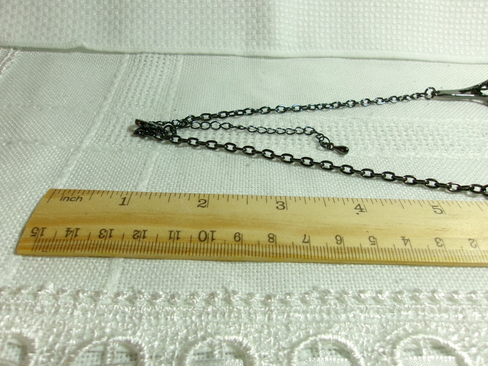 STATEMENT NECKLACE W/ RESIN BRANCHES & COLORED RHINESTONES GUN METAL BLACK CHAIN