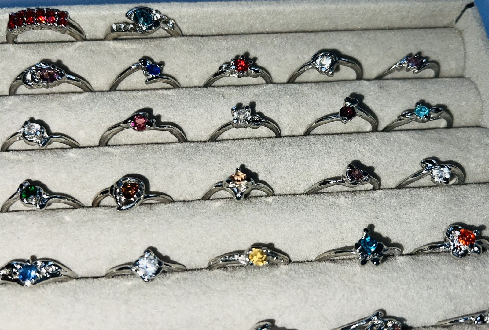 Bundle Of 50 Lovely Silver Coloured Rhinestone RINGS Single & Multiple Gem Stone