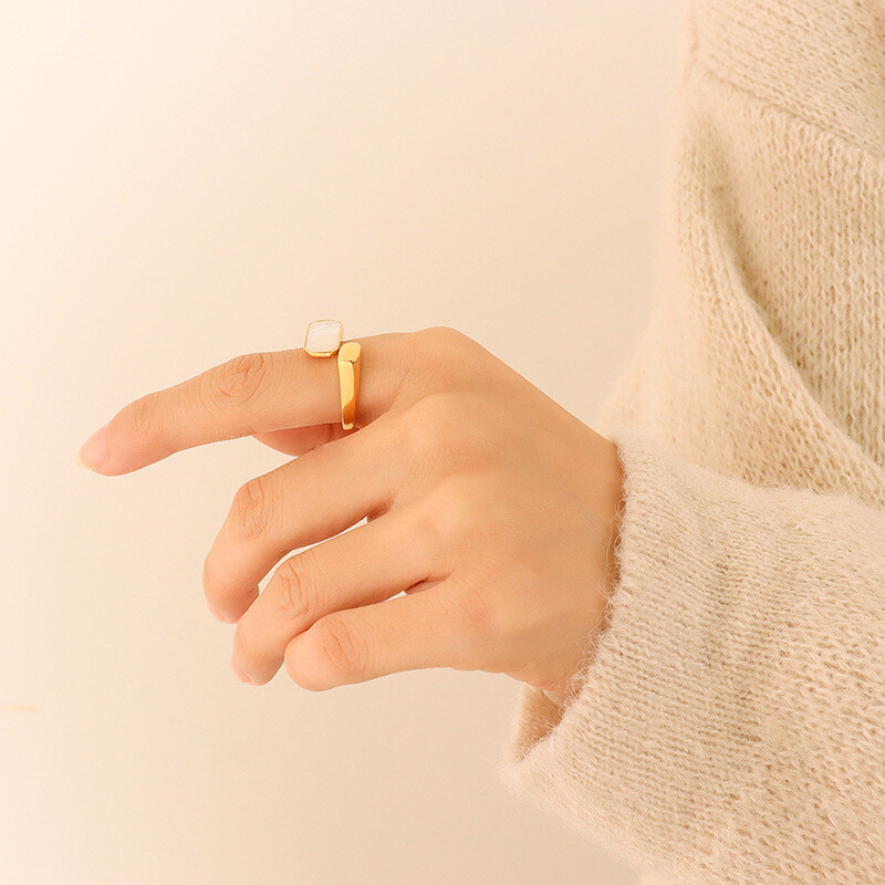 Woman 18k Gold Plated Stainless Steel Sea Shell Pearl Opening Ring Adjustable