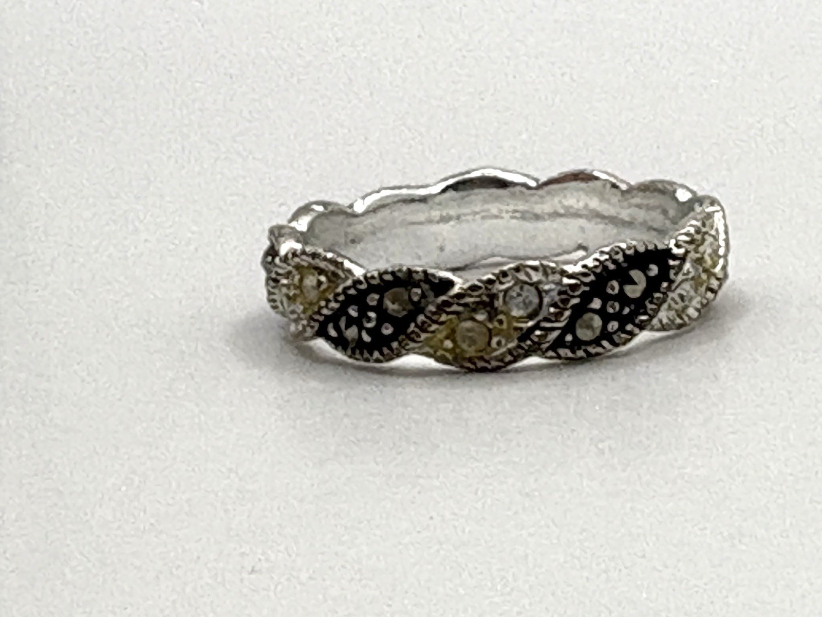 Silver Plated Wave Twist Hematite & Crystal Size 6.75 Ring