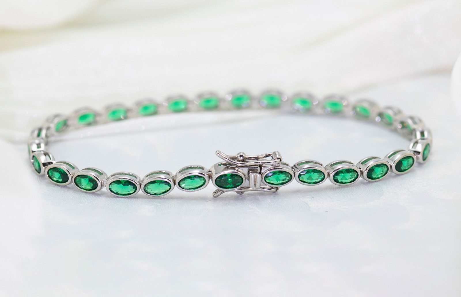 Green Oval Cut Tennis Bracelet Silver Tone Emerald Crystal Link Bracelet Women