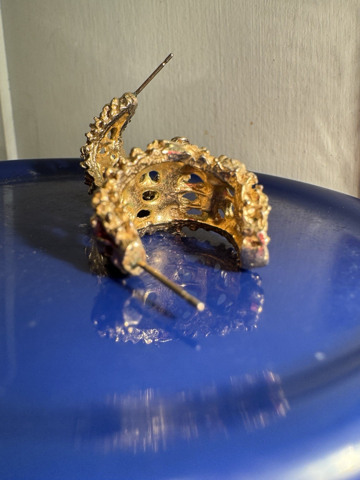 Vintage freeform gold hoop earrings *READ