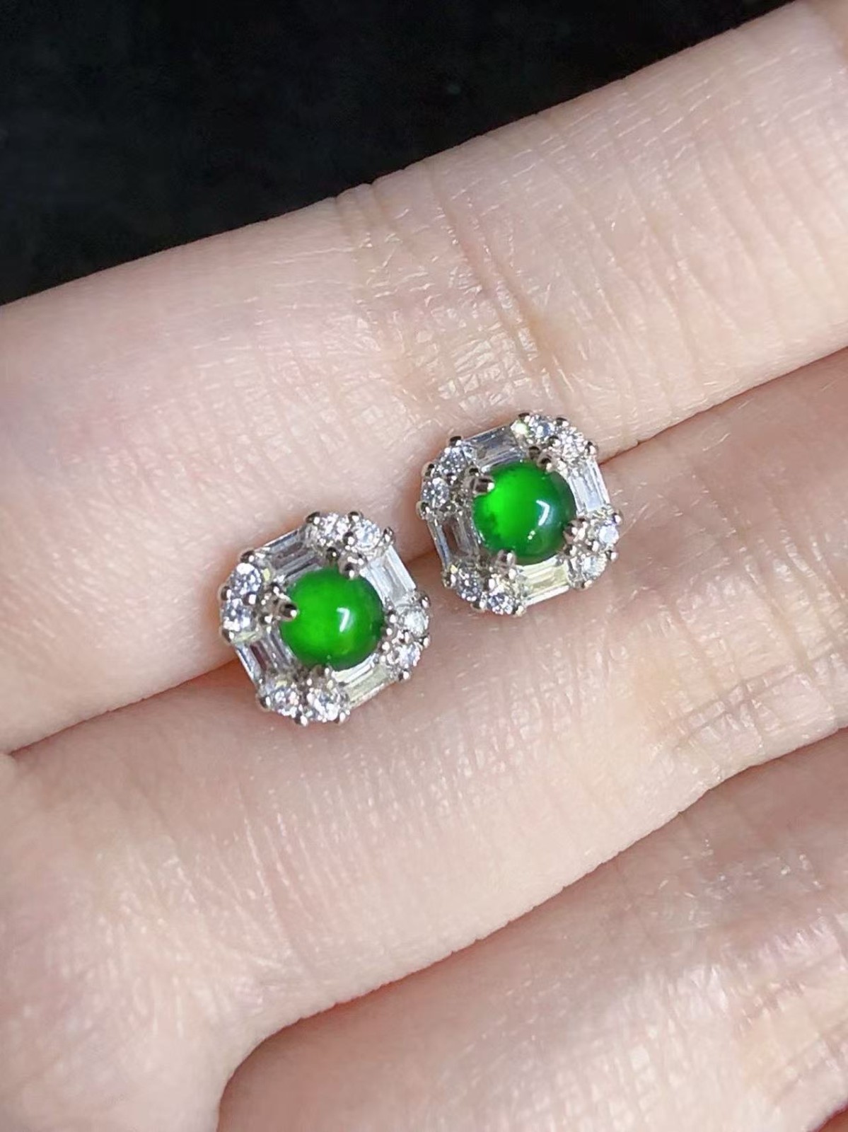 Beautiful Natural grade A jadeite stud earring