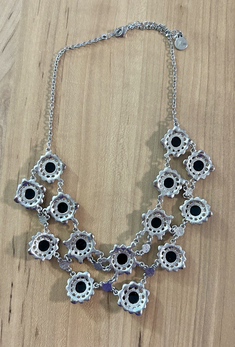 Liz Claiborne 18”-20.5″ Silvertone Bib Statement Necklace Black/Gray Rhinestones