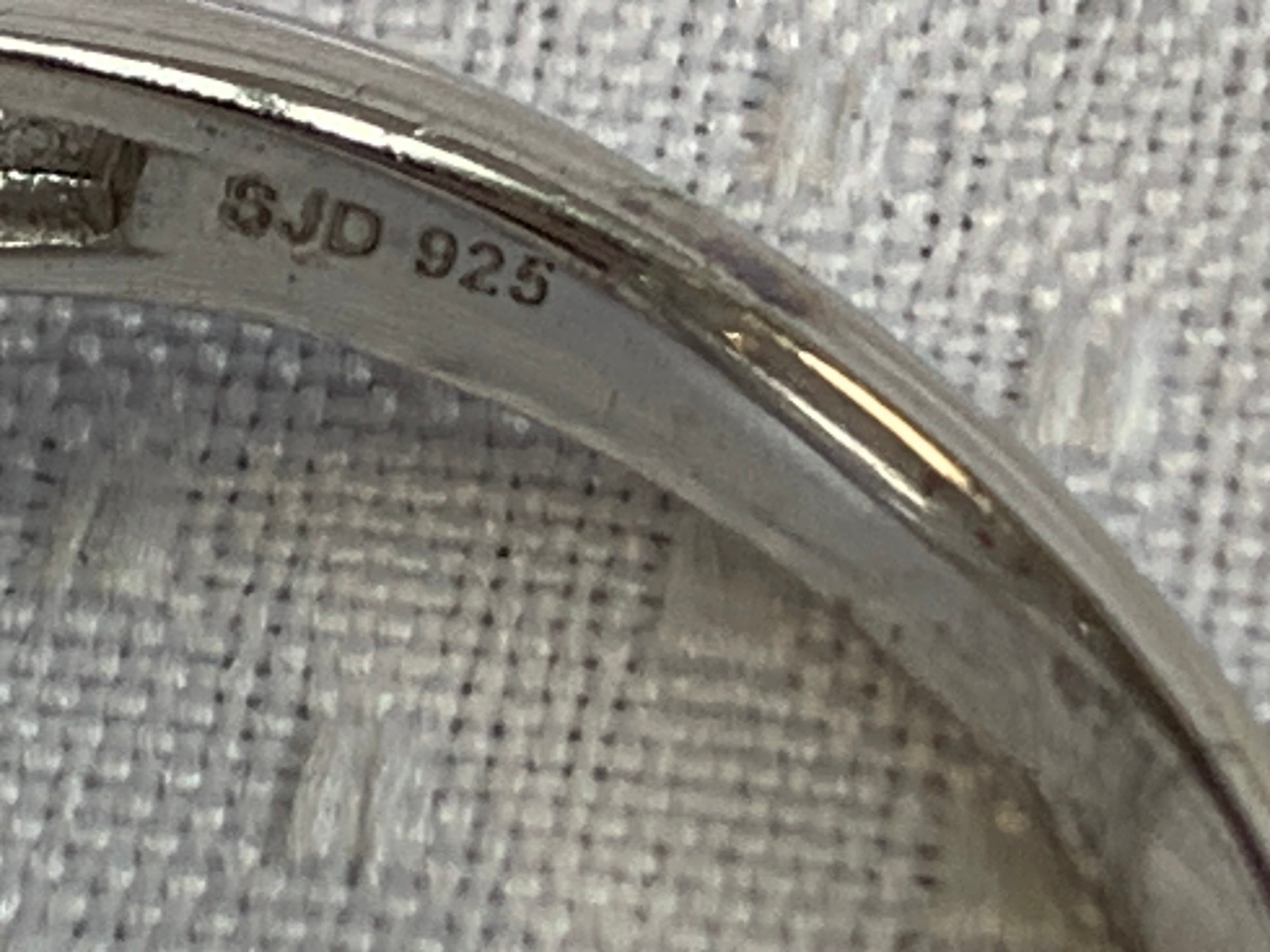 Sterling Silver Ring 8.15g Fine Jewelry Size 8.75 Band Clear Stones India *READ*