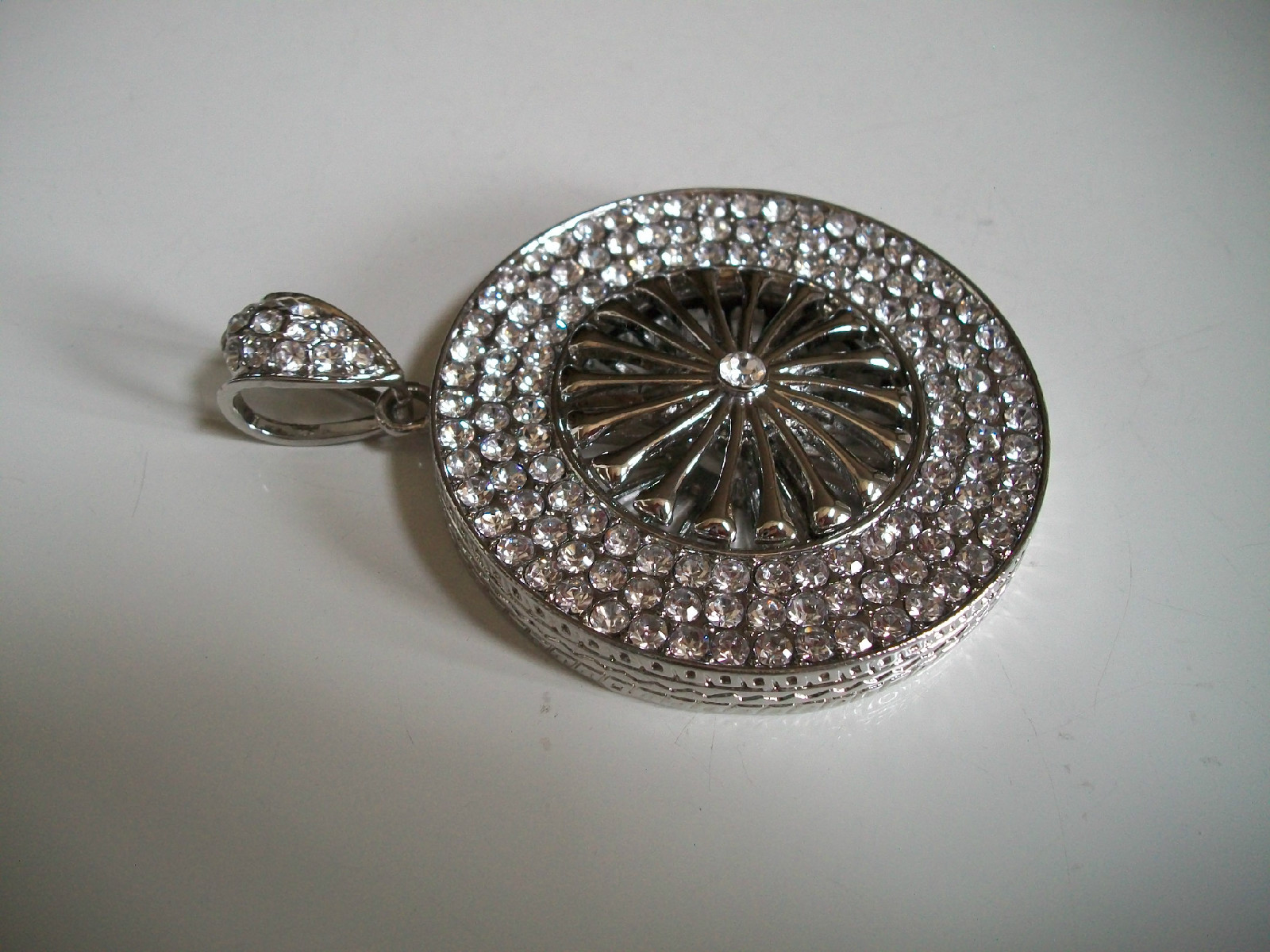 Men’s Silver Finish With Bling Spinning Wheel Fashion Dressy Charm