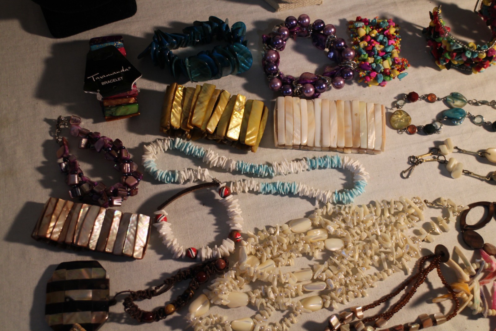 SHELL COSTUME JEWELRY LOT — 4 LBS. 6 OZ.