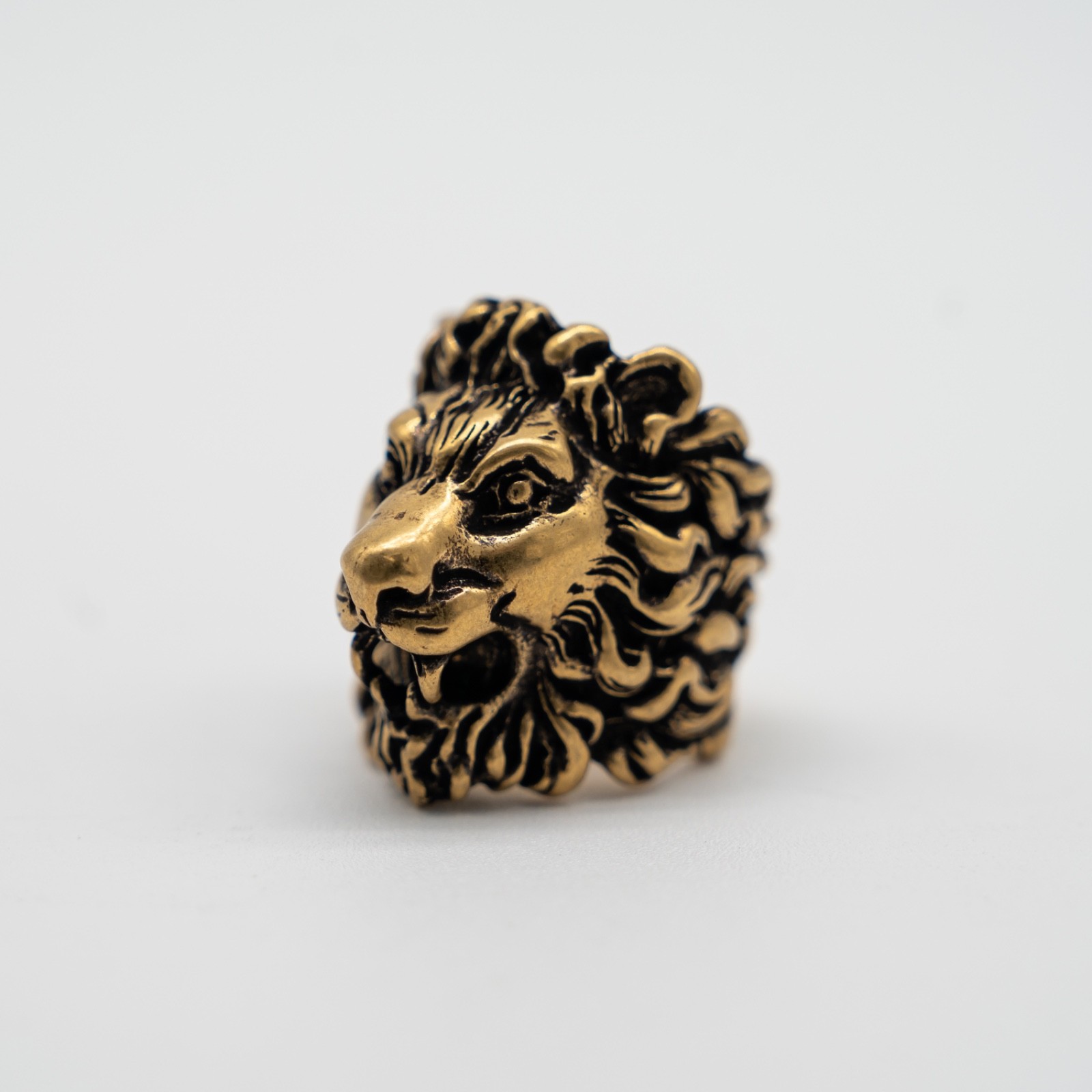 size 13 US 6.5 Gucci Lion Head Motif Golden Ring