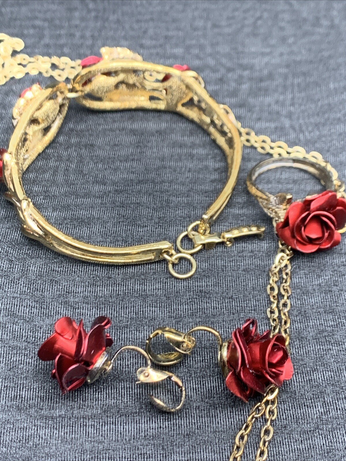 Red Rose Gold-Tone Set by American Beauty “The Art of Loving” Vintage Beauty