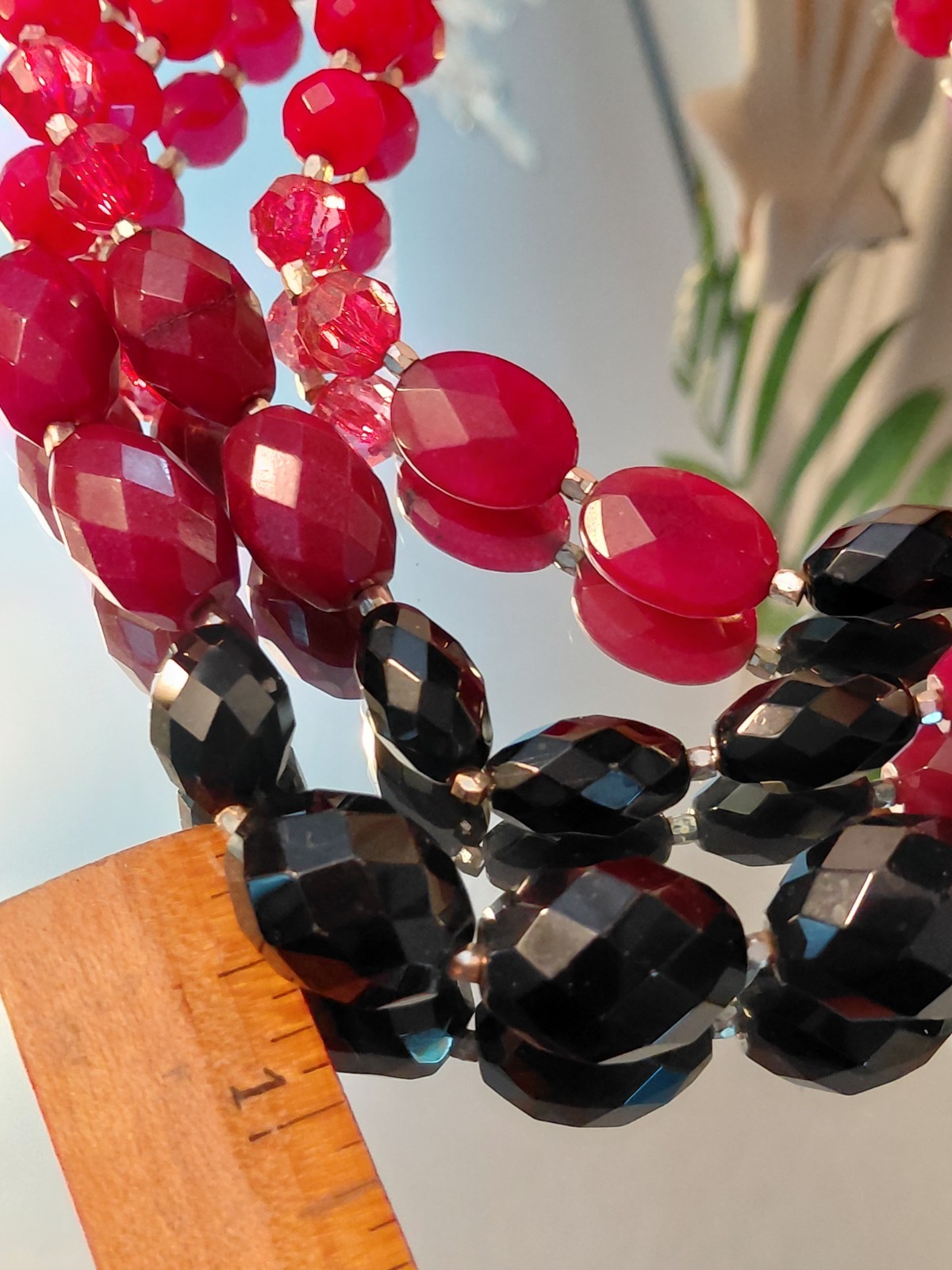White House Black Market Pink Black Quartz Beaded Drop Silver Tone Necklace 20″