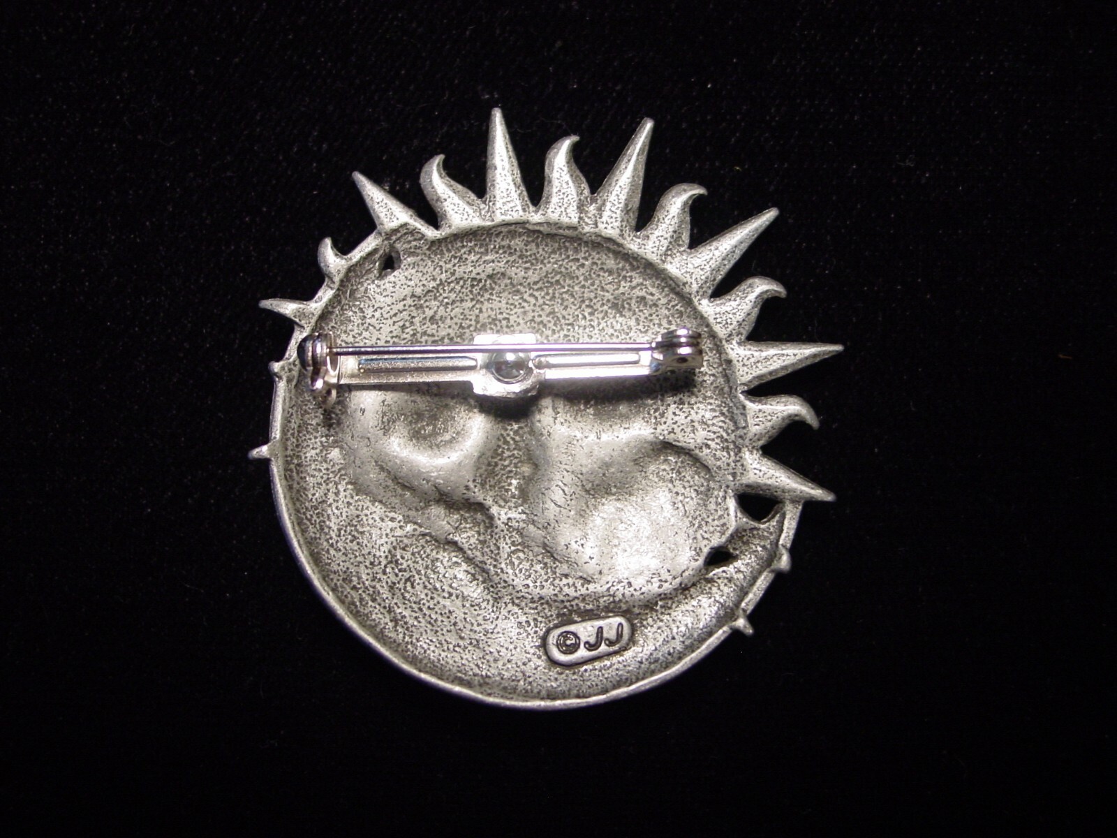 “JJ” Jonette Jewelry Silver Pewter SUN Kissing MOON Pin