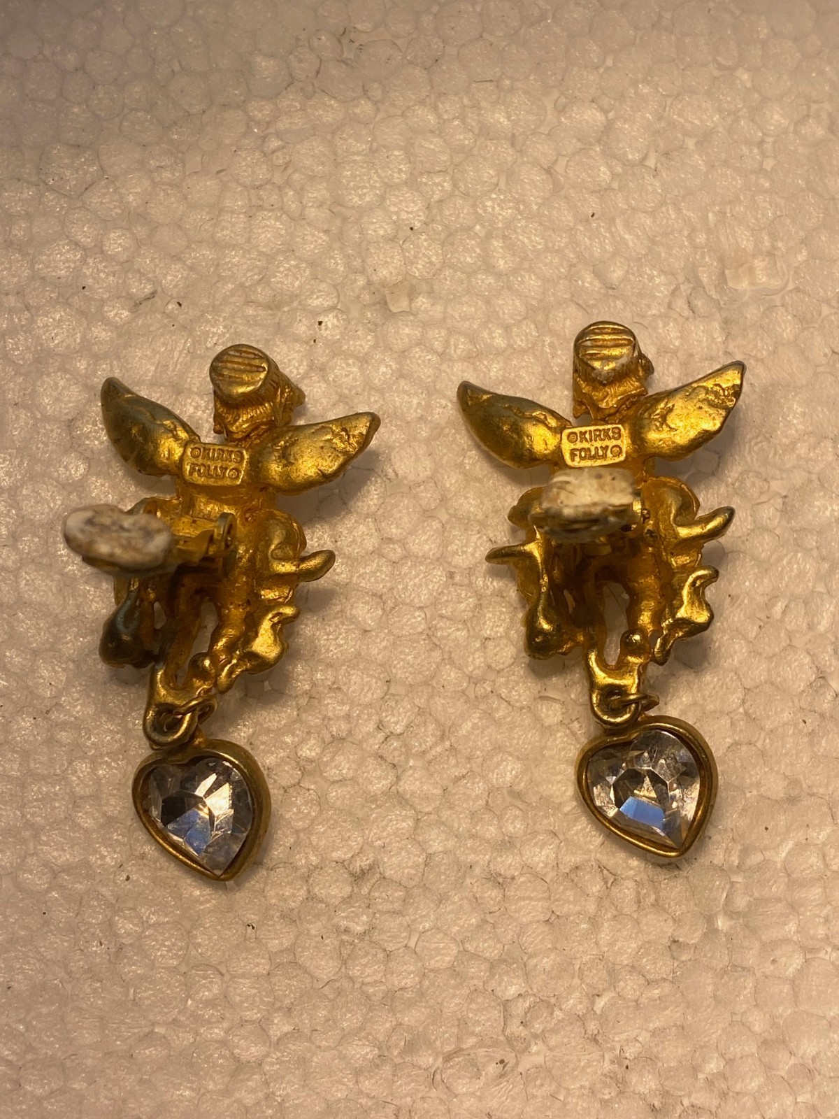 Vintage Heavenly Flying Cherub Angels Gold Tone Sweater Pin 1″ Lapel Pin Clasps