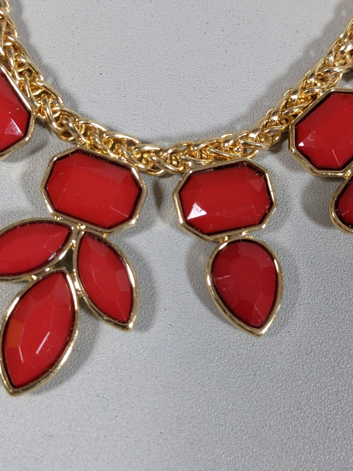 Charming Charlie Gold Tone Red Acrylic Statement Necklace 18.5 in