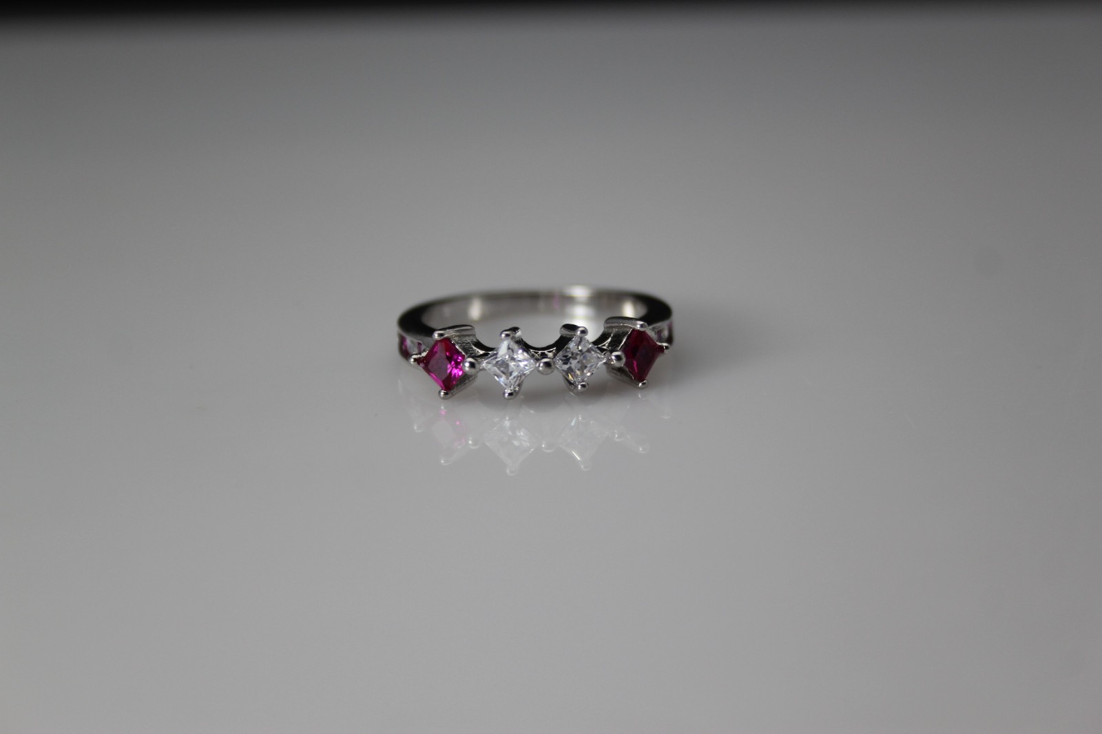Costume Ruby & CZ Square Gemstone Size 7 Ring 2.4 Grams (RIN9763)