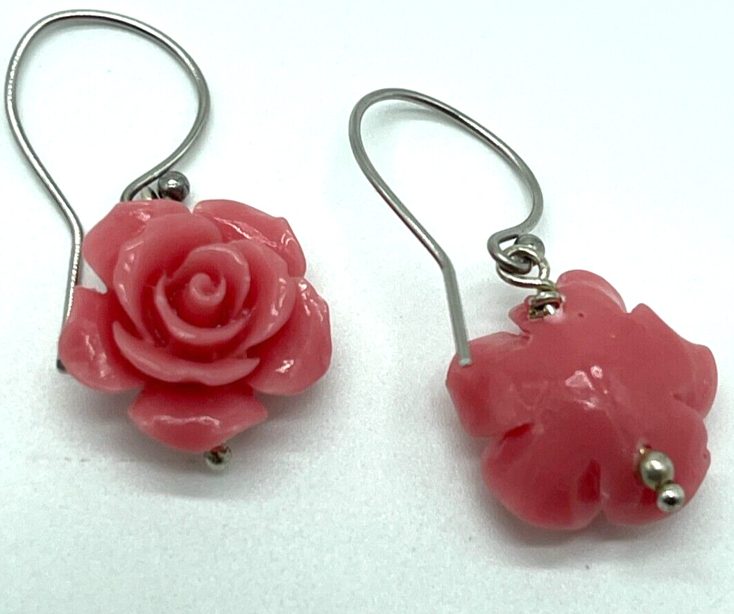 Earrings. Silver Tone Drops (1″) with Mauve Pink Rose Designs.