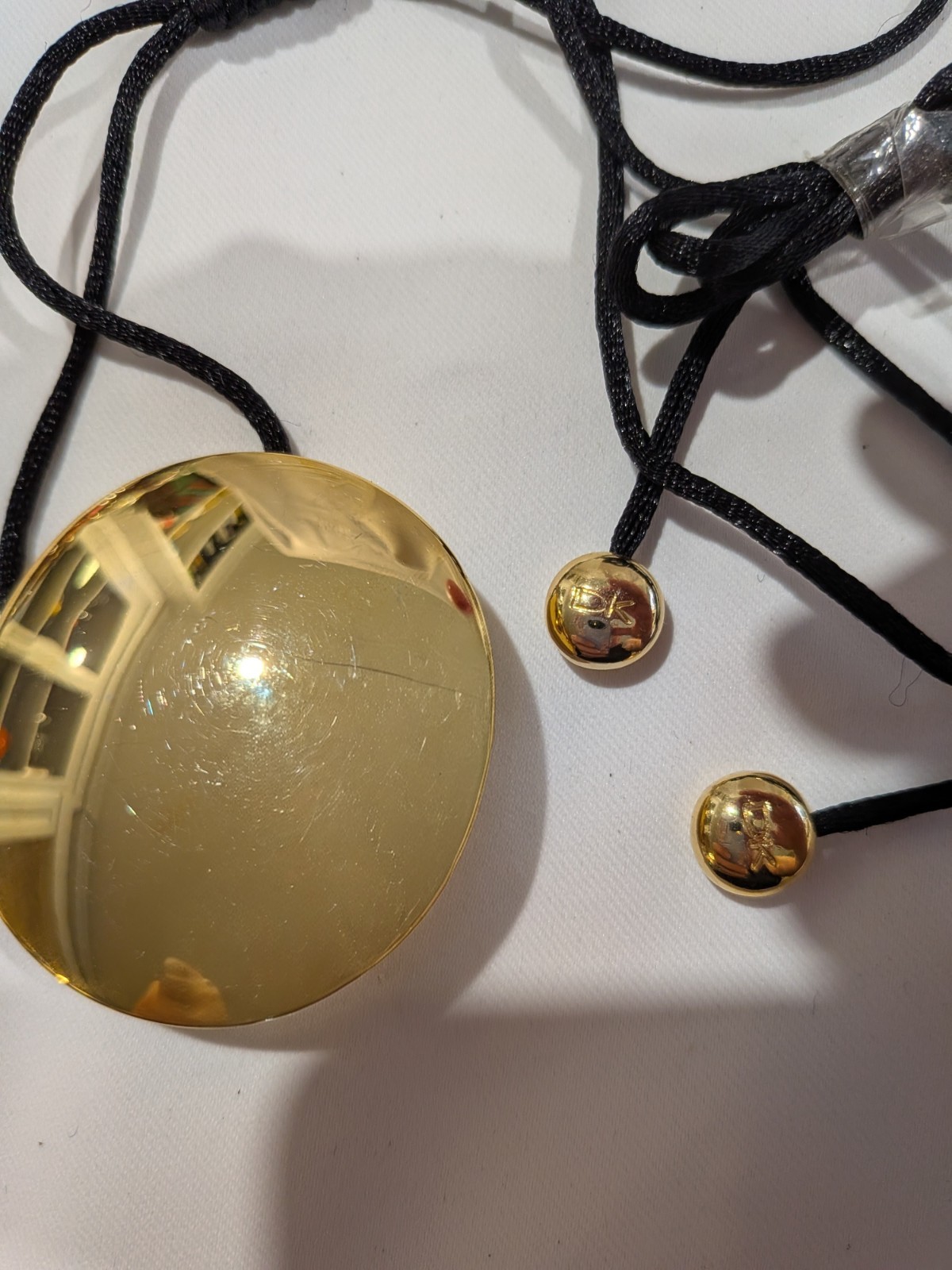 Donna Karan Cashmere Mist Solid Perfume Pendant Necklace Gold Tone Compact Silk