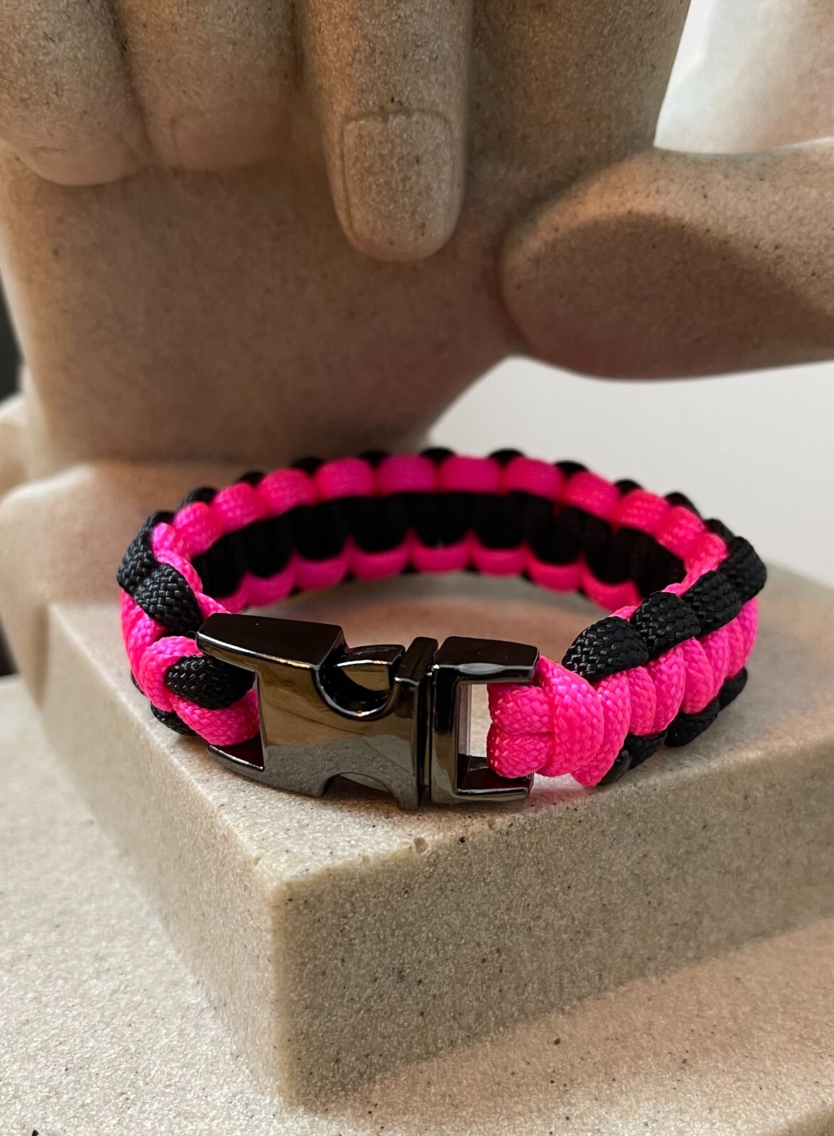 Paracord Bracelet with Hot Pink and Black Color – Cobra Weave Style