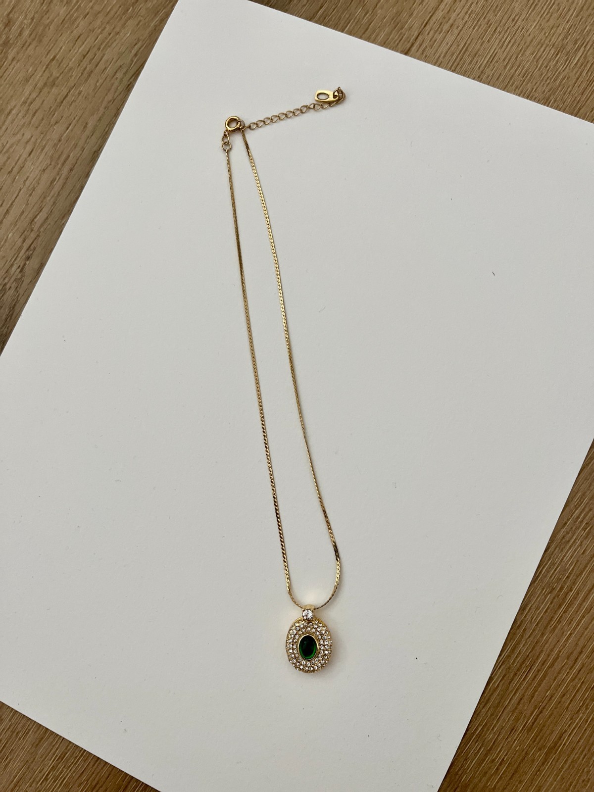 Elegant Gold Tone Green Crystal Pendant Necklace