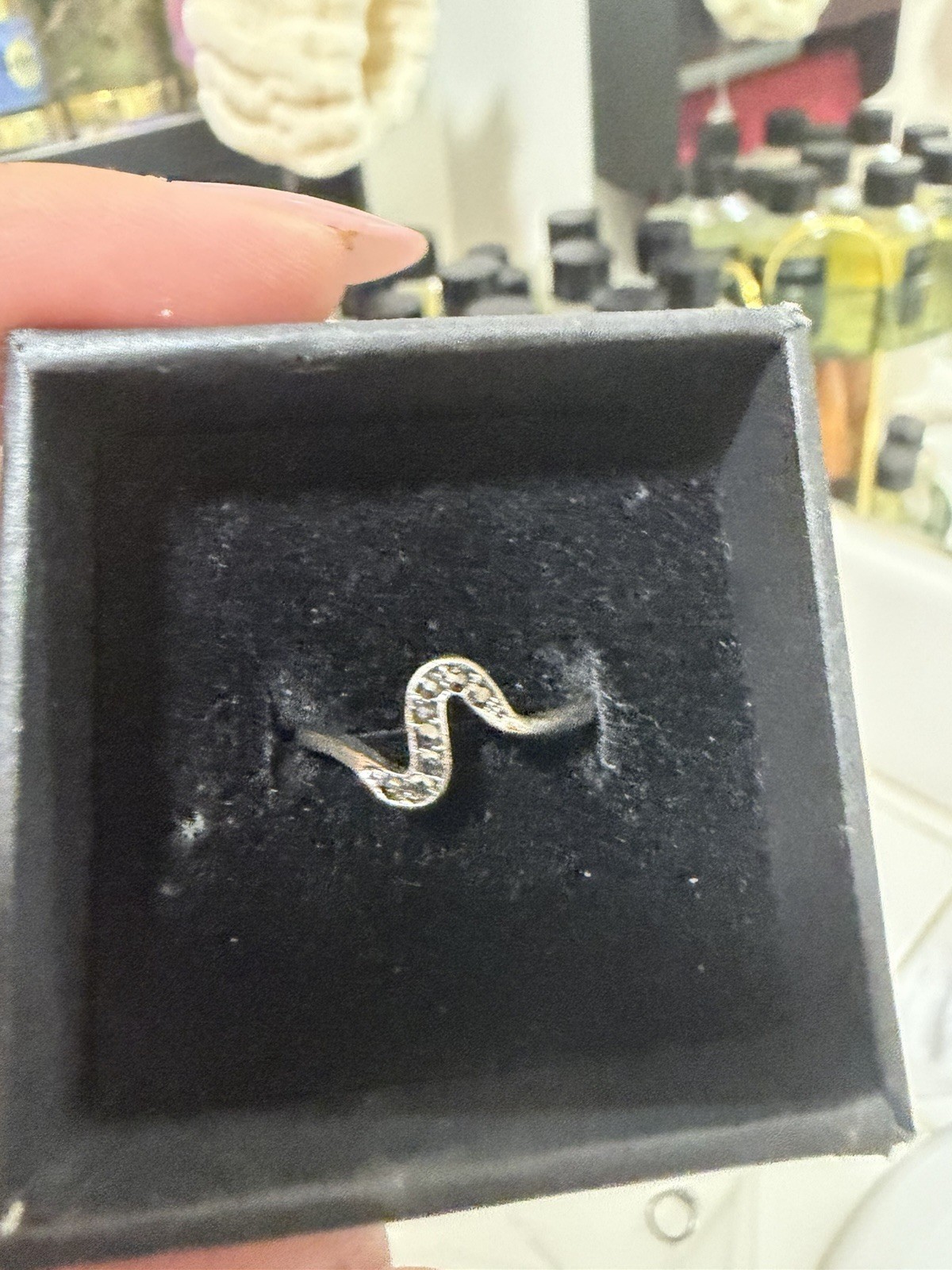 Vintage Style Marcasite Wave Thumb Ring – Silver Tone – Size 9.25