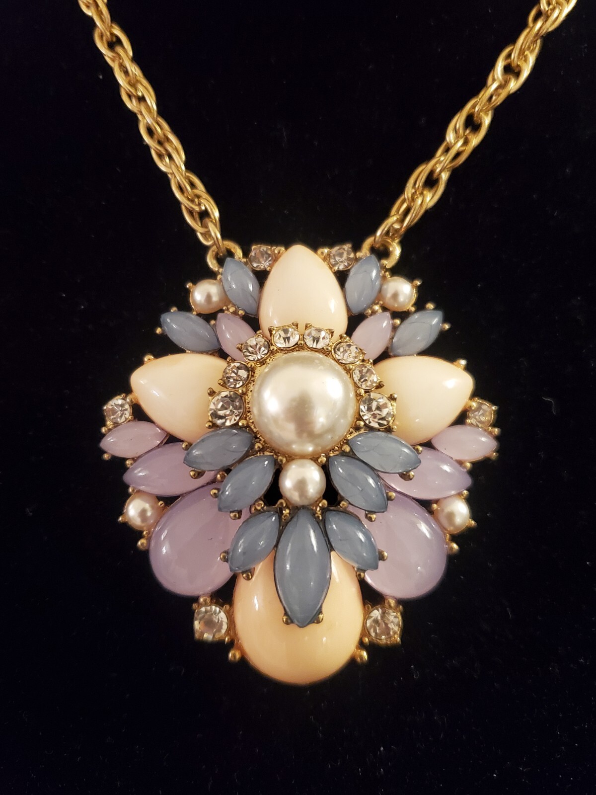 2010s Pastel Purple & Pink Rhinestone Pendant Gold Tone Rope Chain Necklace
