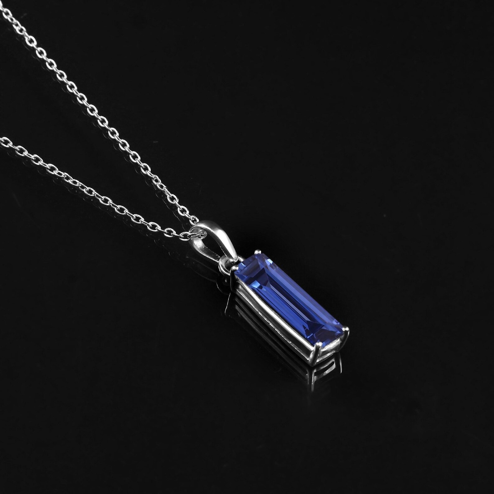 20 Ct Blue Sapphire Pendant Sterling Silver Emerald Jewelry Gems GIE Certified