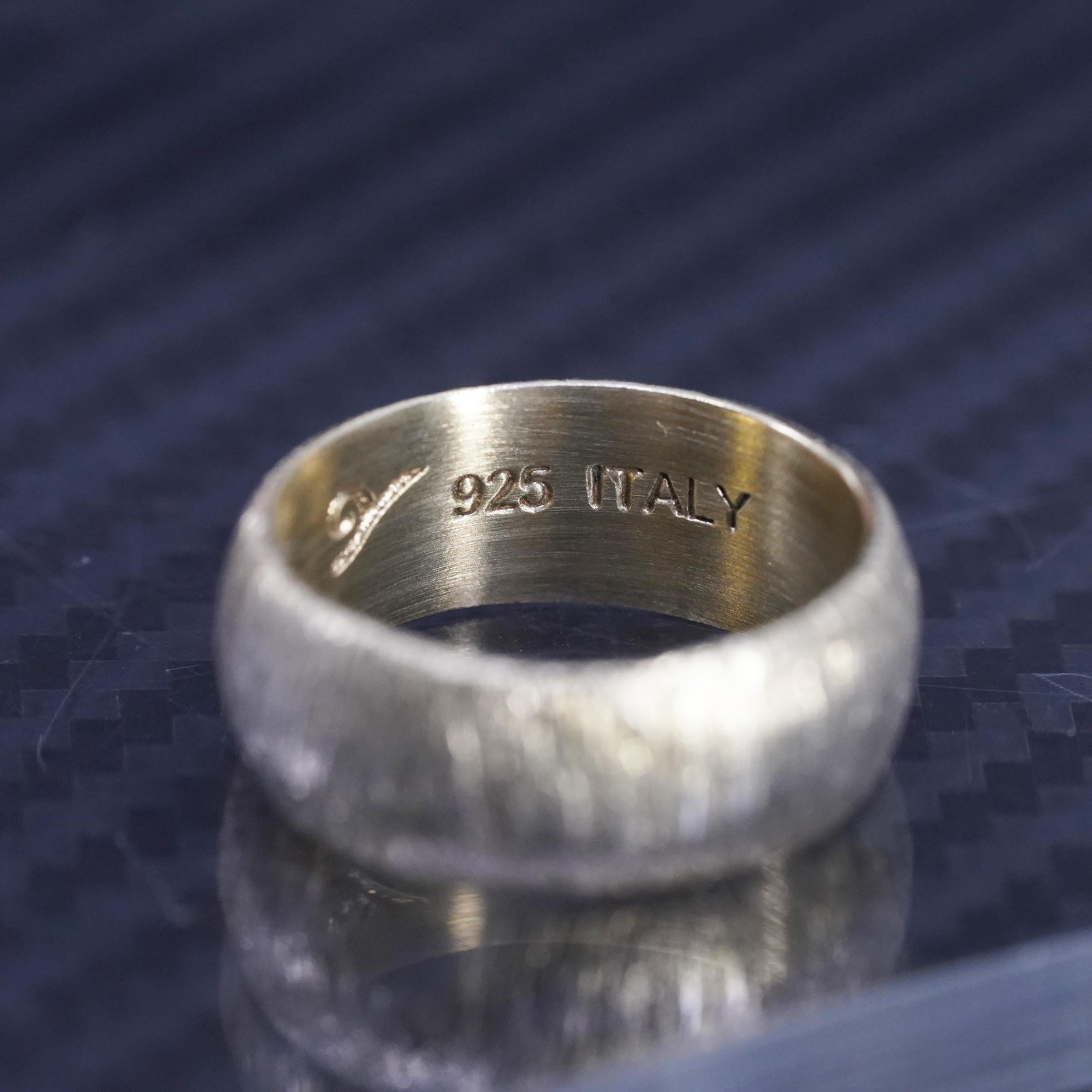 Size 6, Italian Itaor vermeil yellow gold sterling silver 925 textured ring