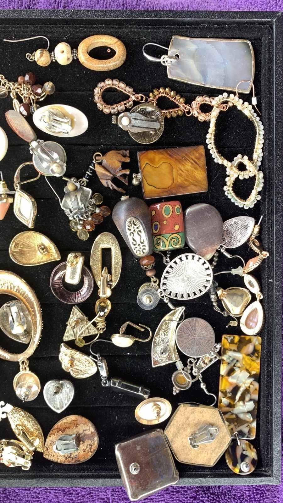 101 SINGLE “BROWN/BEIGE/EARTH COLORS”VINTAGE AND MODERN EARRINGS Lot# 74