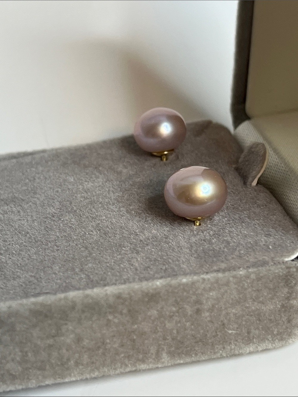 Pink/Lavender Pearl Stud & Gold Earrings – Elegant Women’s Jewelry
