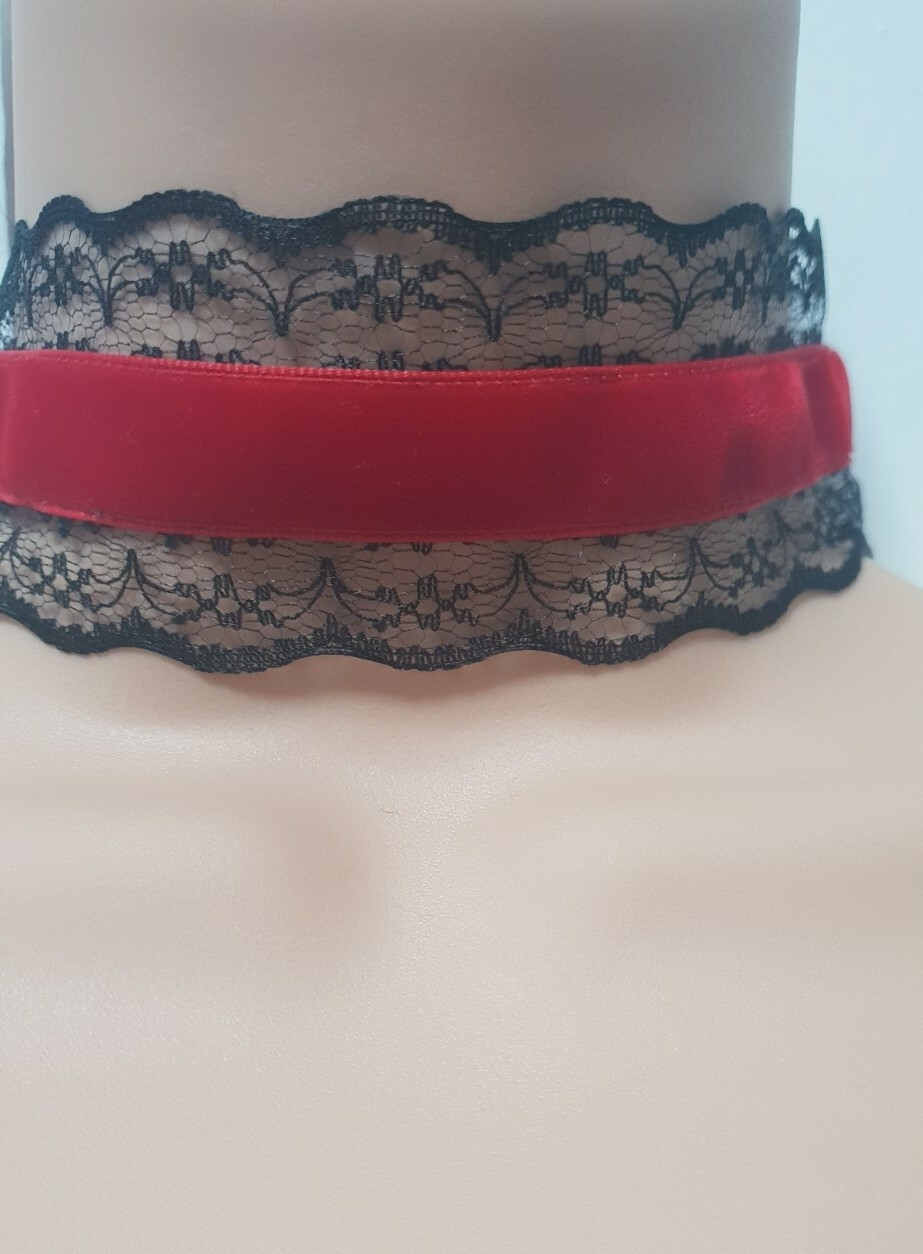 Ladies Crystal Dimonte pearls velvet ribbon embroidered lace Chakor Necklace.