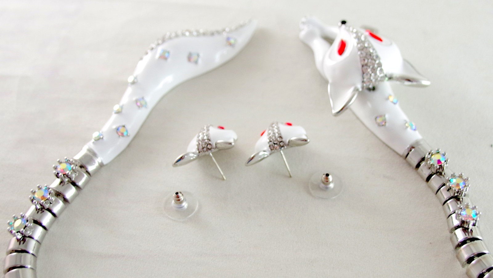 So Cute! BETSEY JOHNSON ARTIC FOX AB CRYSTAL RHINESTONE NECKLACE & EARRINGS SET