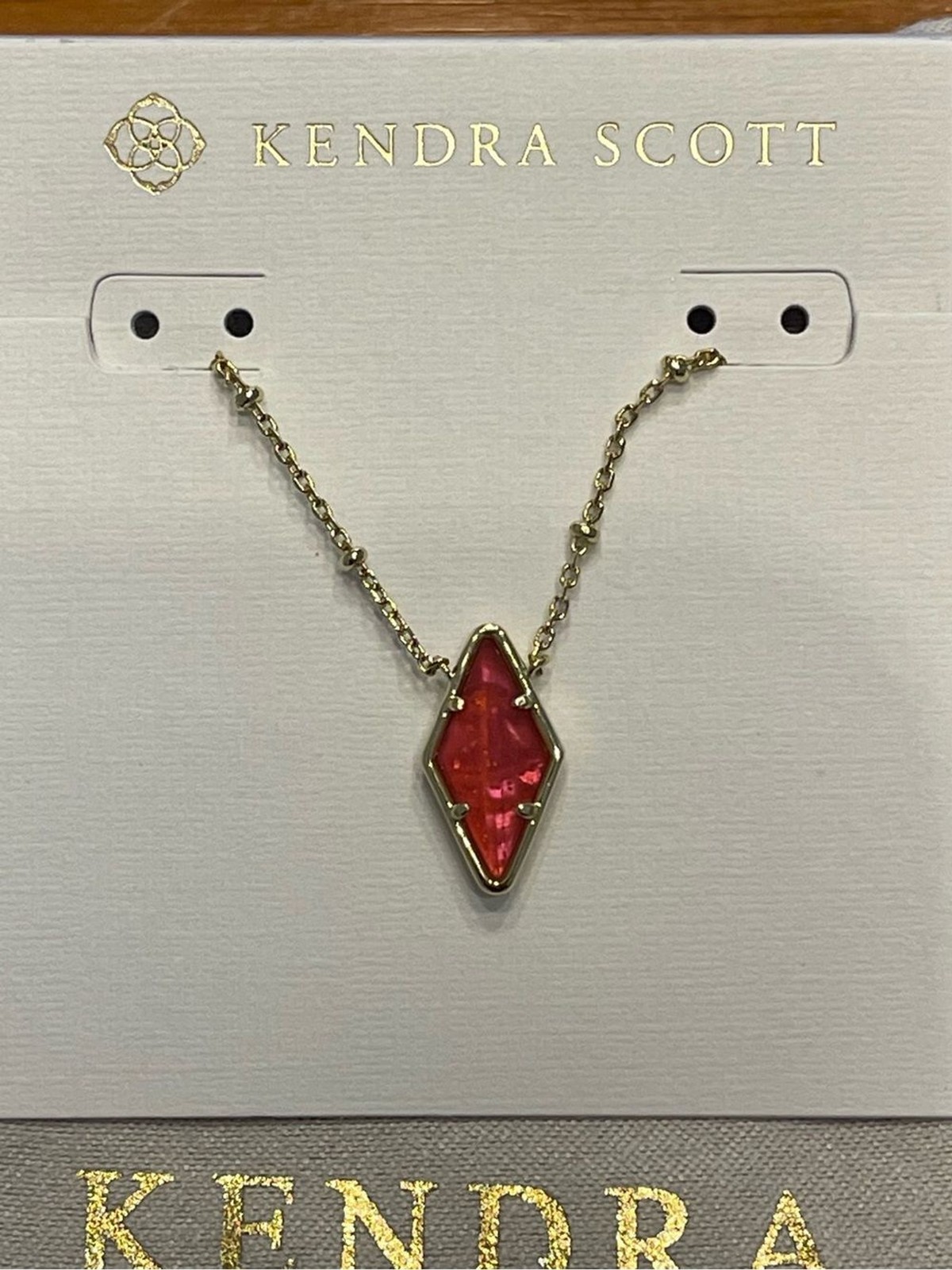Kendra Scott Kinsley Short pendant Necklace Raspberry Illusion