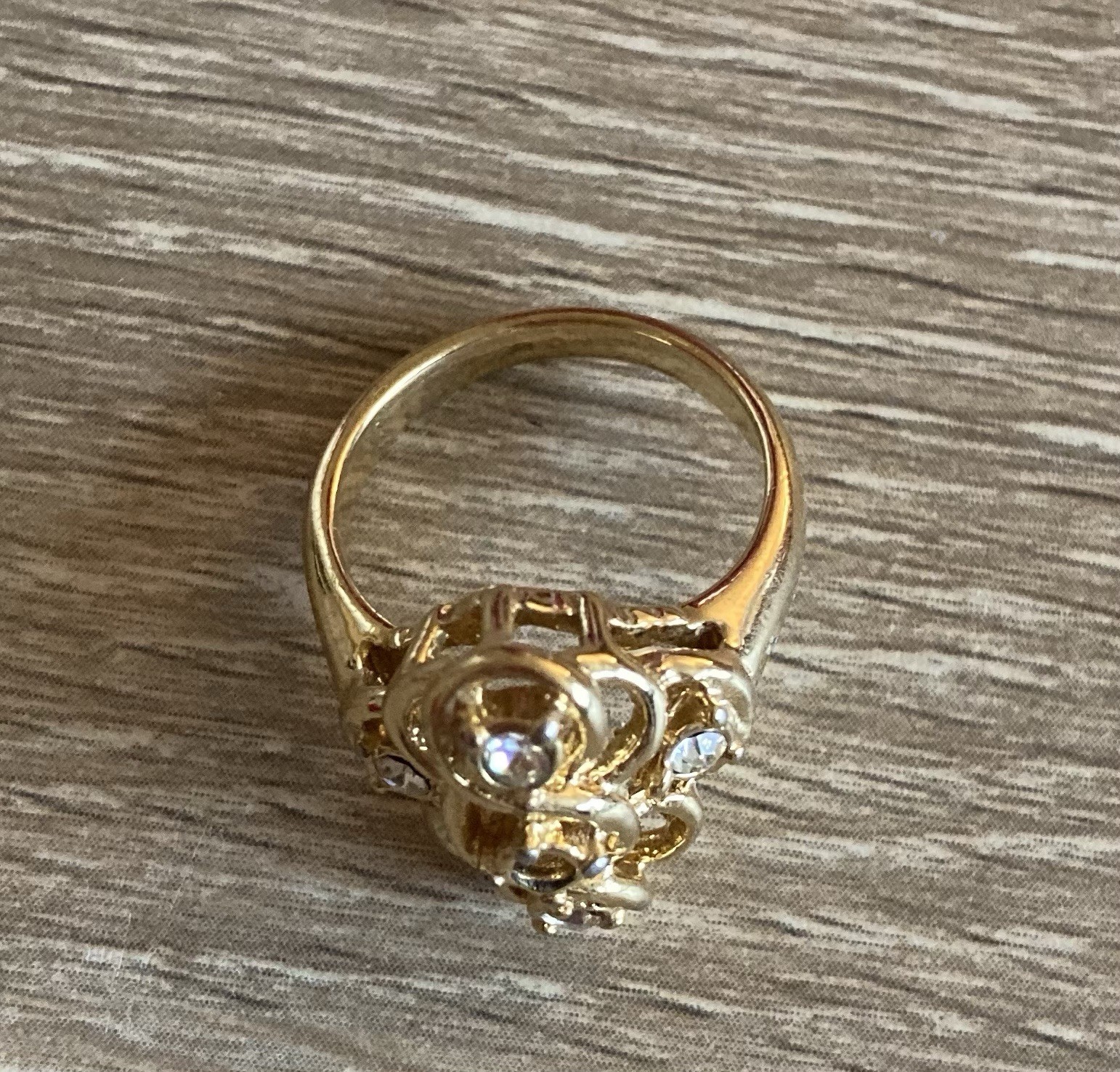 Cocktail Ring Round White Clear Stone Cluster Size 6 With Gold Color Band