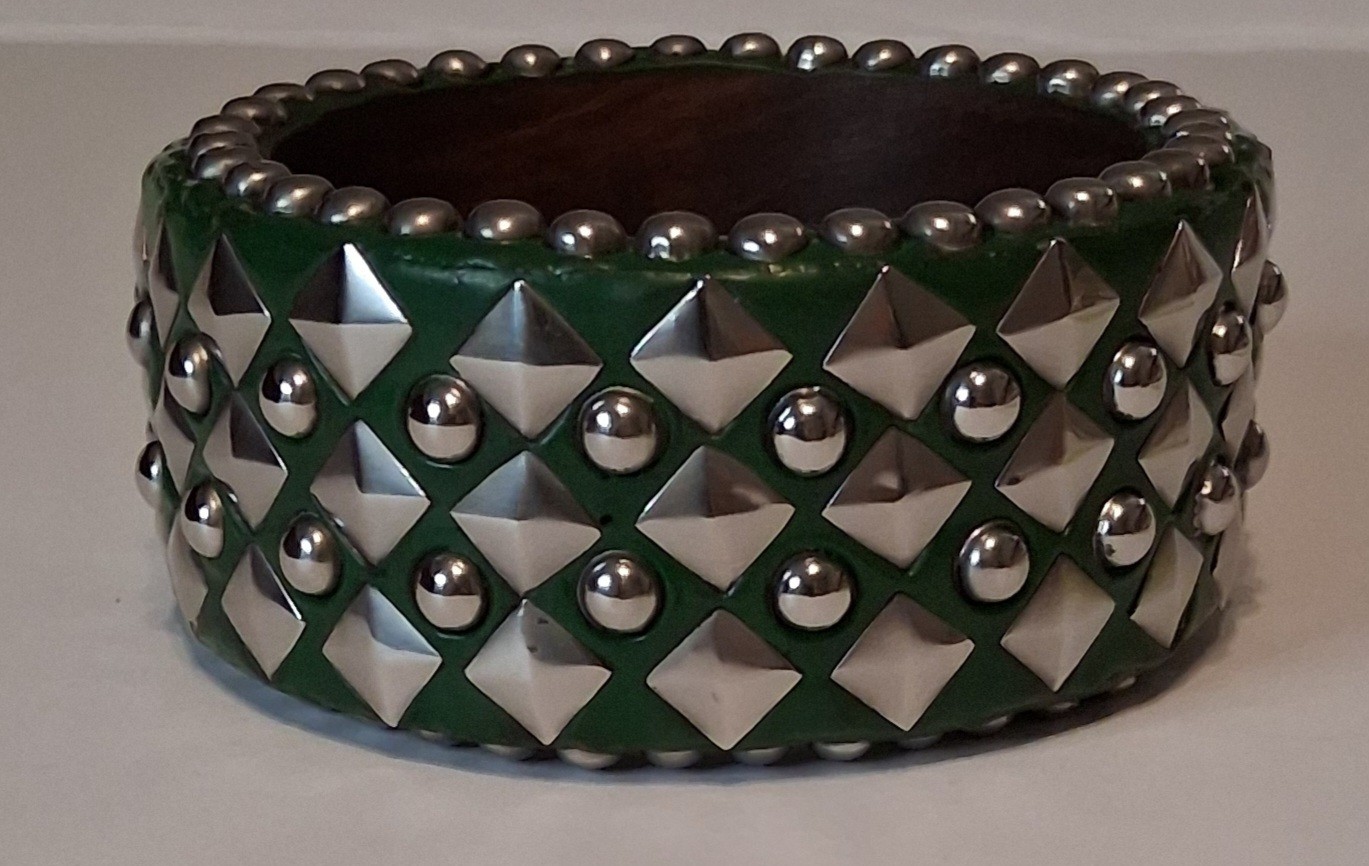Wide Green Silver Tone Studded Round Bangle Bracelet Wood look No Stone