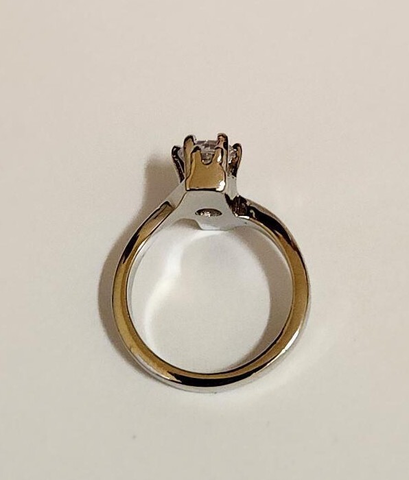 New Lady’s Women’s Girl’s Rhodium Plated 3 Clear Round CZ’s Fashion Ring Size 7