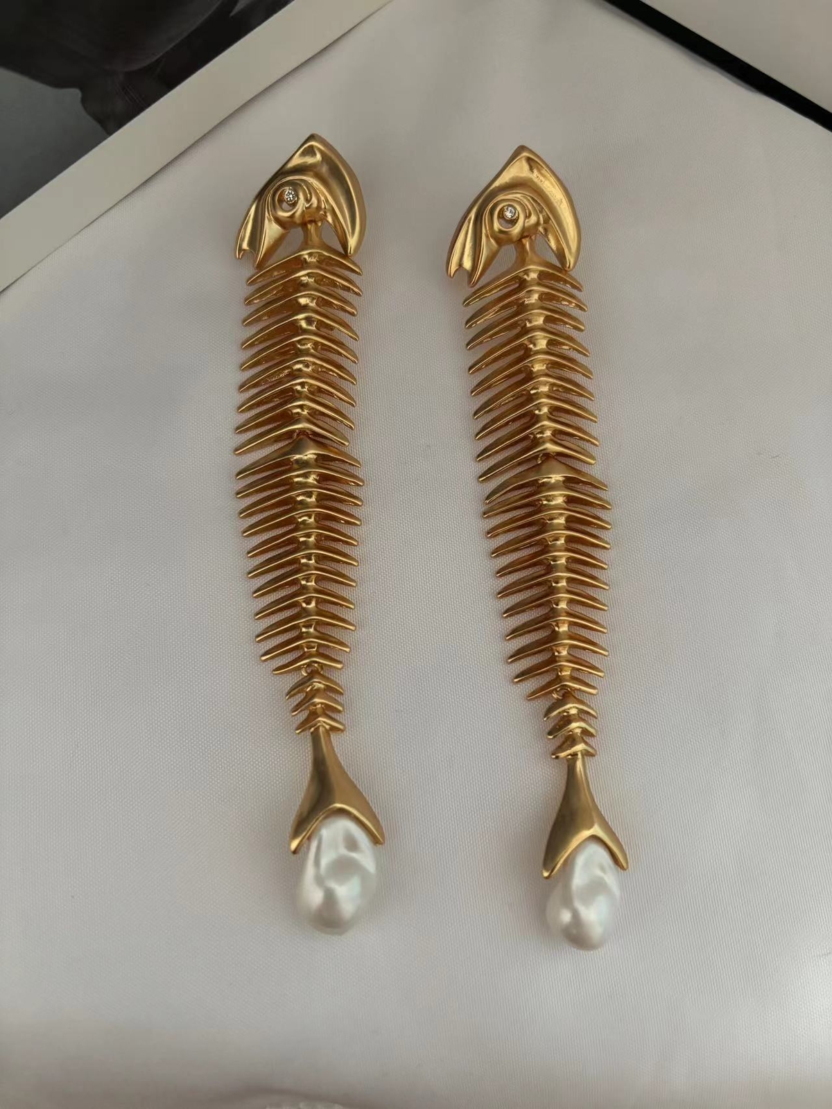 New fish bone with baroque pearl shoulder earrings